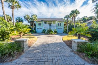 211 W Hudson Avenue, Folly Beach, SC 29439