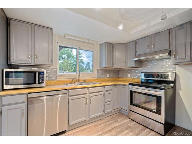 4943 Scranton St, Denver, CO 80239