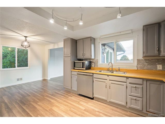 4943 Scranton St, Denver, CO 80239