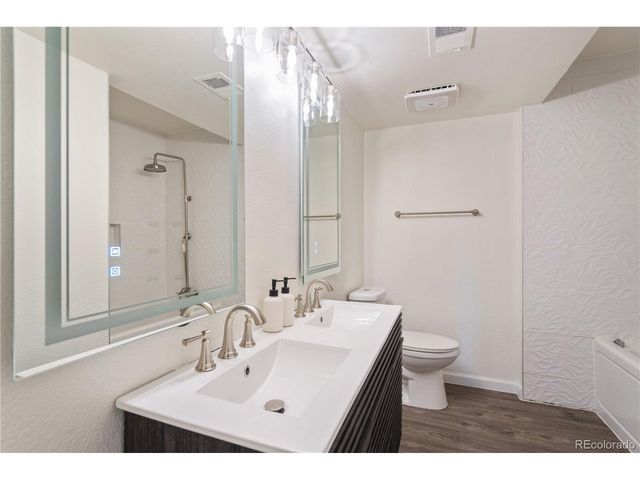 4943 Scranton St, Denver, CO 80239