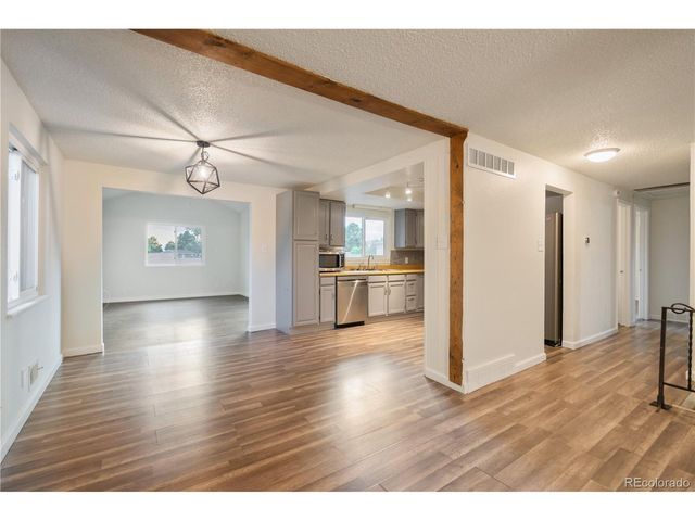 4943 Scranton St, Denver, CO 80239