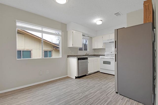 6305 Emerald Forest DR, Austin, TX 78745