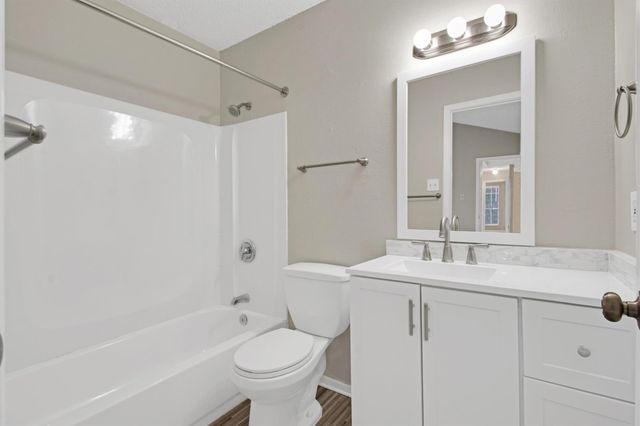 6305 Emerald Forest DR, Austin, TX 78745