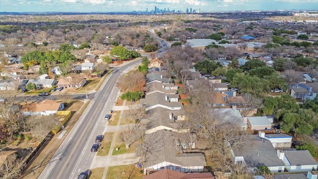 6305 Emerald Forest DR, Austin, TX 78745