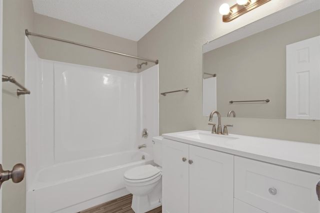 6305 Emerald Forest DR, Austin, TX 78745