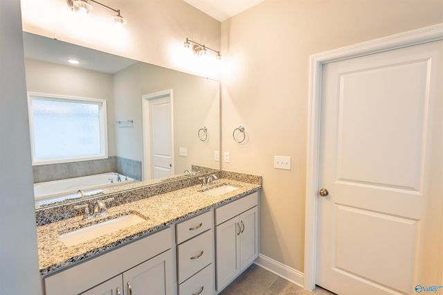 35 Winchester Drive, Decatur, AL 35603