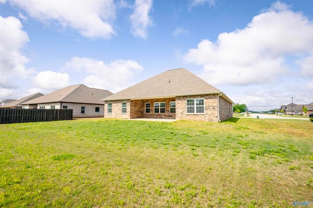 35 Winchester Drive, Decatur, AL 35603