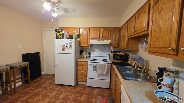 2752 Blackforest Drive D, St Louis, MO 63129