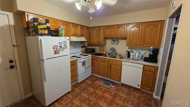 2752 Blackforest Drive D, St Louis, MO 63129