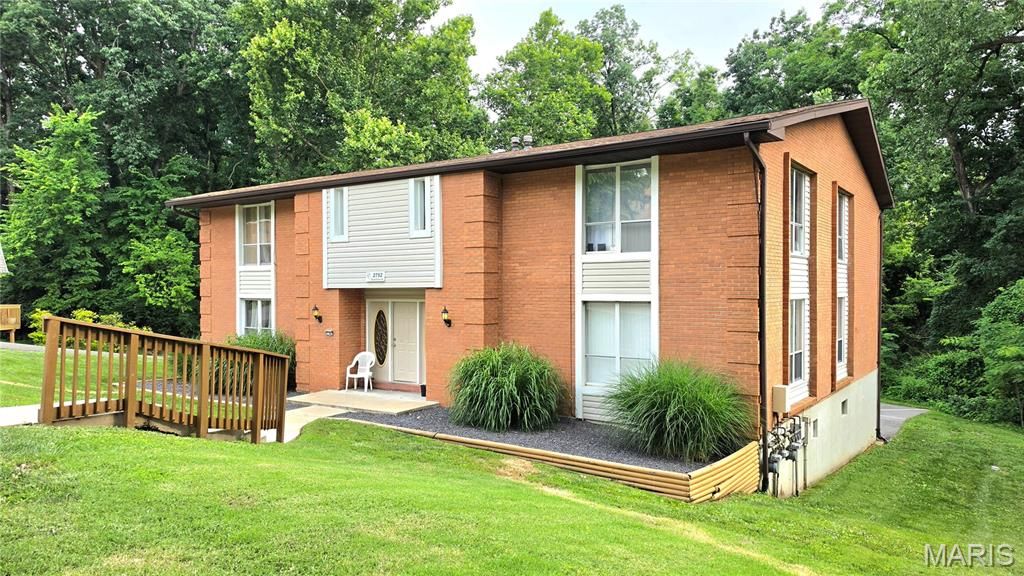 2752 Blackforest Drive D, St Louis, MO 63129