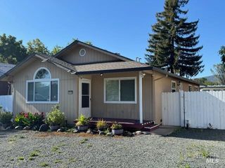 668 1st St, Upper Lake, CA 95485