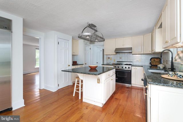 208 MOUNTAIN RD, Ringoes, NJ 08551