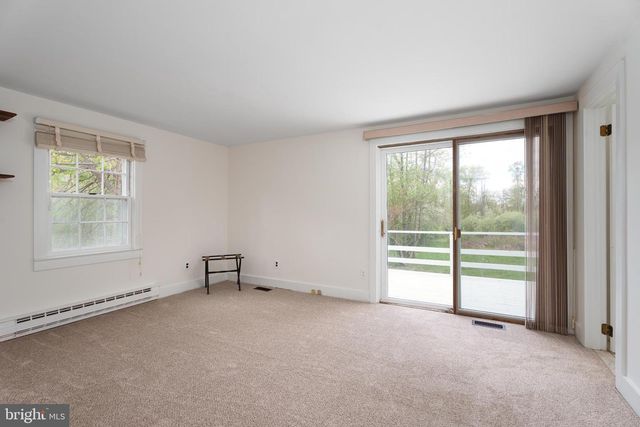 208 MOUNTAIN RD, Ringoes, NJ 08551