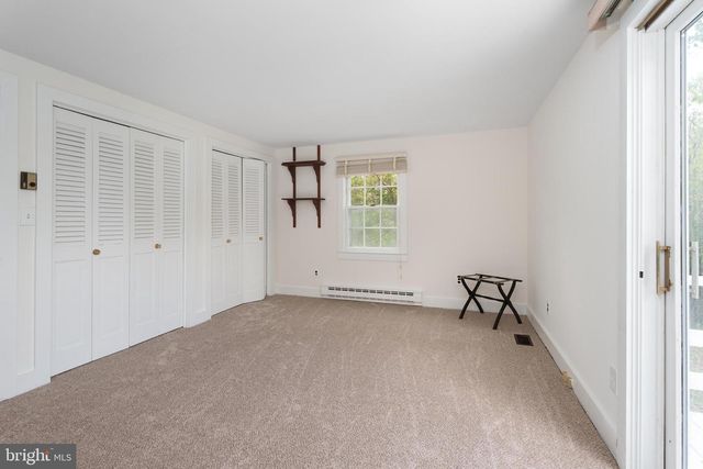 208 MOUNTAIN RD, Ringoes, NJ 08551