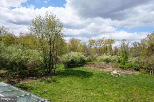 208 MOUNTAIN RD, Ringoes, NJ 08551