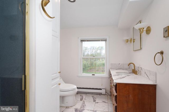 208 MOUNTAIN RD, Ringoes, NJ 08551