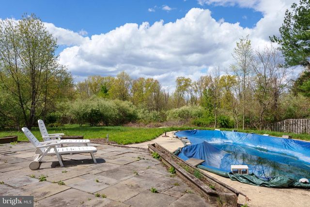 208 MOUNTAIN RD, Ringoes, NJ 08551