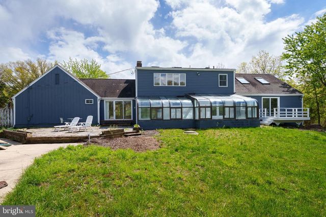208 MOUNTAIN RD, Ringoes, NJ 08551