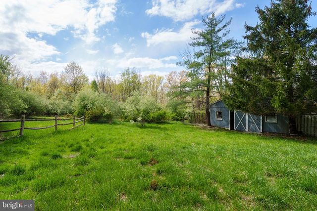 208 MOUNTAIN RD, Ringoes, NJ 08551