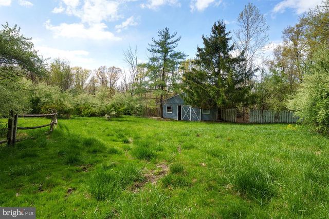 208 MOUNTAIN RD, Ringoes, NJ 08551