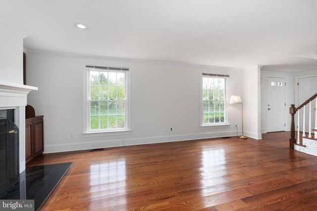 208 MOUNTAIN RD, Ringoes, NJ 08551