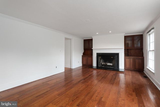 208 MOUNTAIN RD, Ringoes, NJ 08551