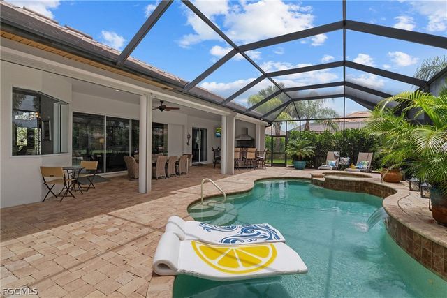 9383 Slate CT, Naples, FL 34120