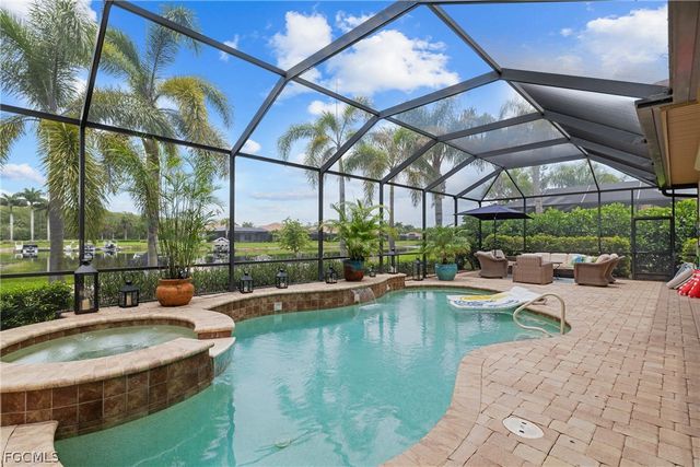9383 Slate CT, Naples, FL 34120