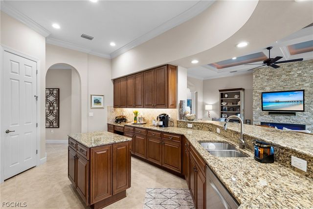 9383 Slate CT, Naples, FL 34120