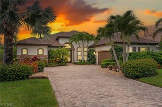9383 Slate CT, Naples, FL 34120