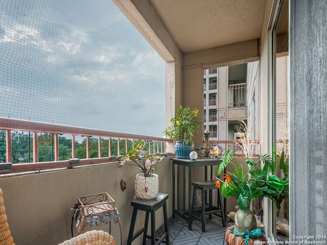 1 Towers Park Ln Apt 316, San Antonio, TX 78209