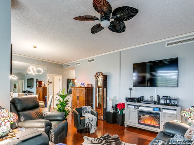 1 Towers Park Ln Apt 316, San Antonio, TX 78209