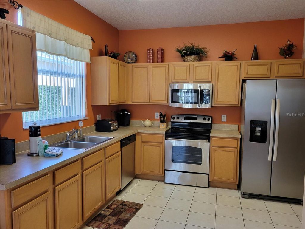 Image 8 of property listing at 643 ORISTA DRIVE, Davenport, FL 33897