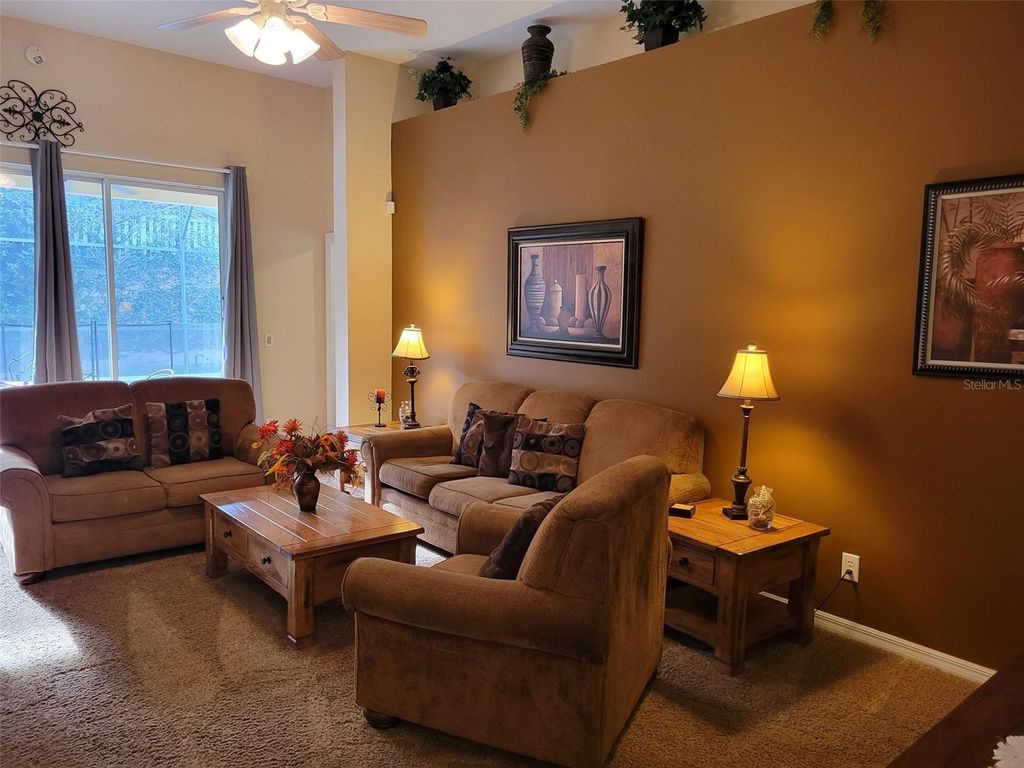 Image 10 of property listing at 643 ORISTA DRIVE, Davenport, FL 33897