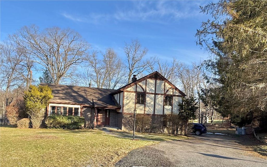 907 Parkview Drive, Westmont Hilltop School District, PA 15905