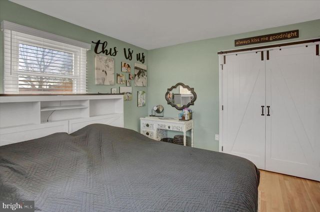 2506 WILLAPA DR, Dover, PA 17315