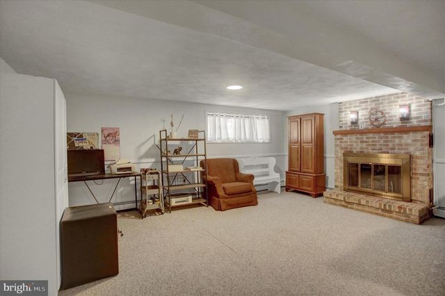 2506 WILLAPA DR, Dover, PA 17315