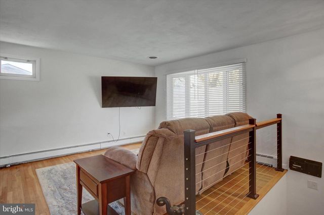 2506 WILLAPA DR, Dover, PA 17315