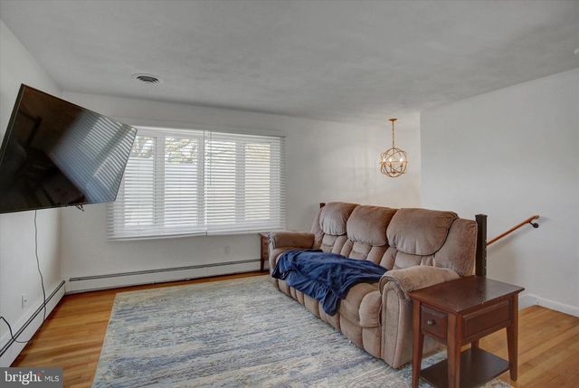 2506 WILLAPA DR, Dover, PA 17315