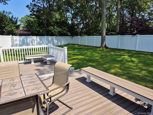 1039 Sipp Avenue, Medford, NY 11763