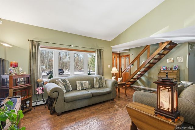 1039 Sipp Avenue, Medford, NY 11763