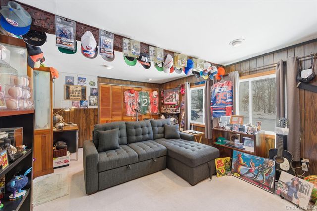 1039 Sipp Avenue, Medford, NY 11763