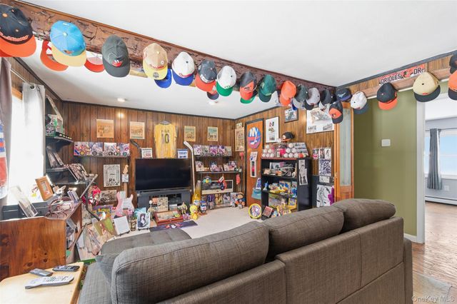 1039 Sipp Avenue, Medford, NY 11763