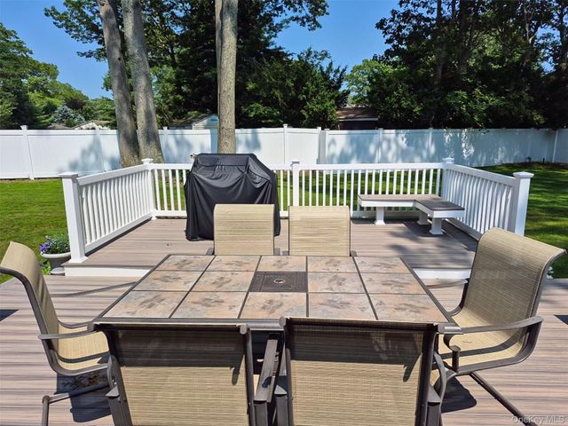 1039 Sipp Avenue, Medford, NY 11763