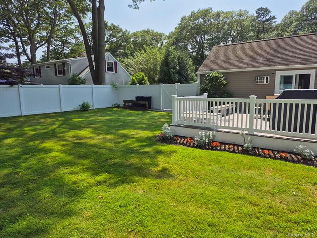 1039 Sipp Avenue, Medford, NY 11763