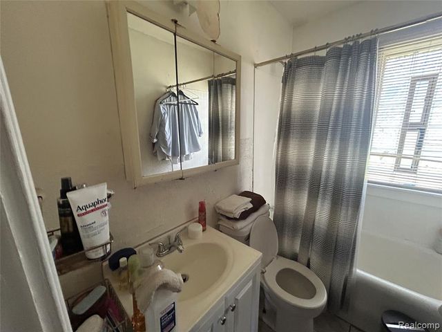 221 Campbell Street, River Rouge, MI 48218