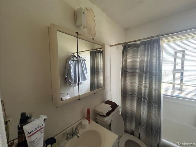221 Campbell Street, River Rouge, MI 48218