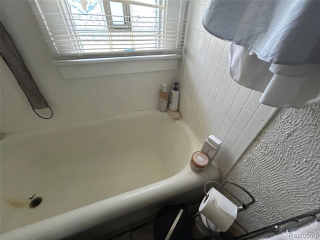 221 Campbell Street, River Rouge, MI 48218