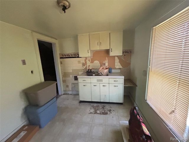 221 Campbell Street, River Rouge, MI 48218