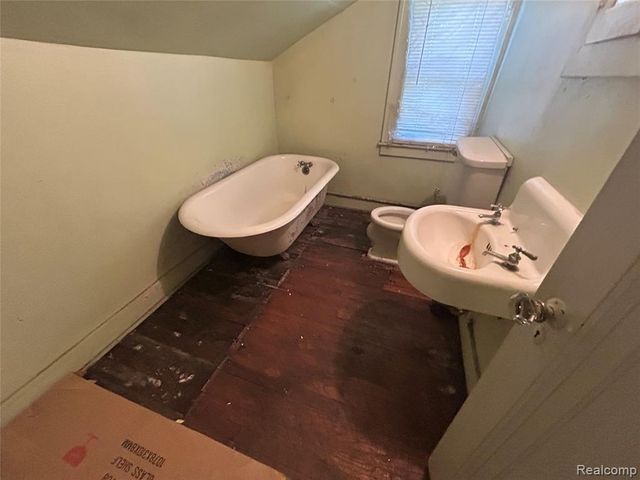 221 Campbell Street, River Rouge, MI 48218